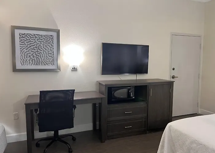 Airport Inn